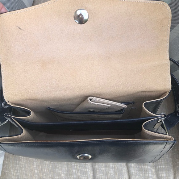 Vintage Early 80’s Black leather Adjustable Strap Small Shoulder Messenger Bag - Picture 11 of 17